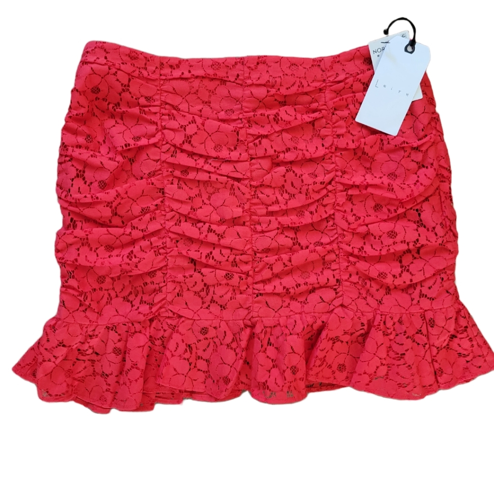 🌟 NWT LEITH Trendy Red Bloom Lace Mini-skirt Women's Size M Ruffles Side Zipper